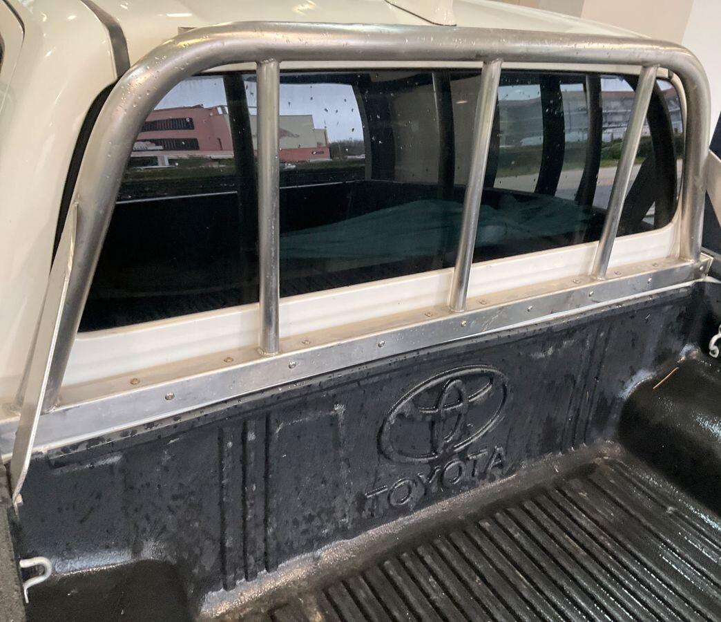 Toyota Hilux 2.8 D-4D Double Cab Executive 4x4 204CV | 02/2022 | 84.200 km