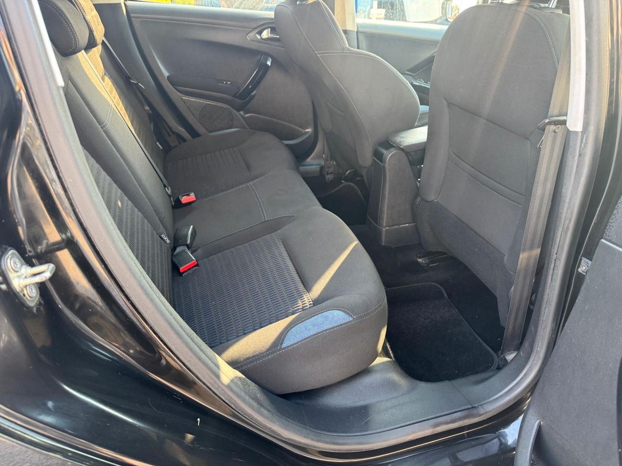 Peugeot 208 1.6 e-HDi 92 CV Stop&Start 5 porte Allure *NEOPATENTATI*