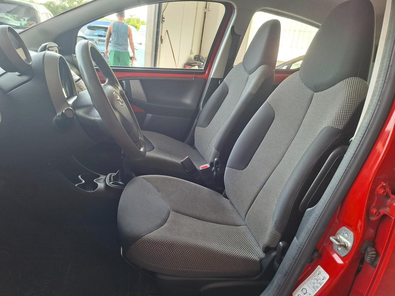 Toyota Aygo 1.0 12V VVT-i 5 porte Active Connect