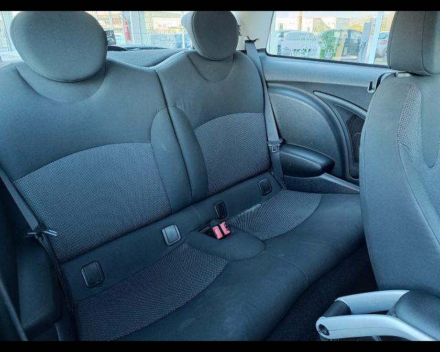 MINI Cooper D 1.6 16V Cooper D Salt