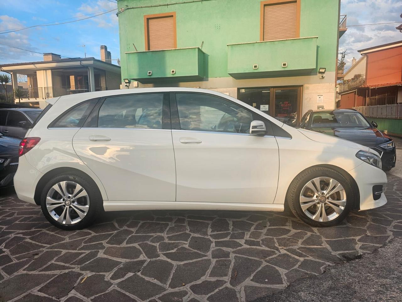 Mercedes-benz B 180 d Premium