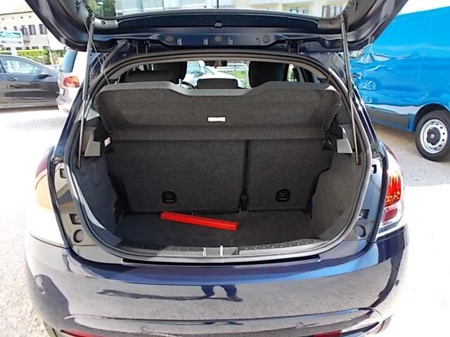 Lancia Ypsilon 1.0 FireFly 5 porte S&S Hybrid Ecochic Gold