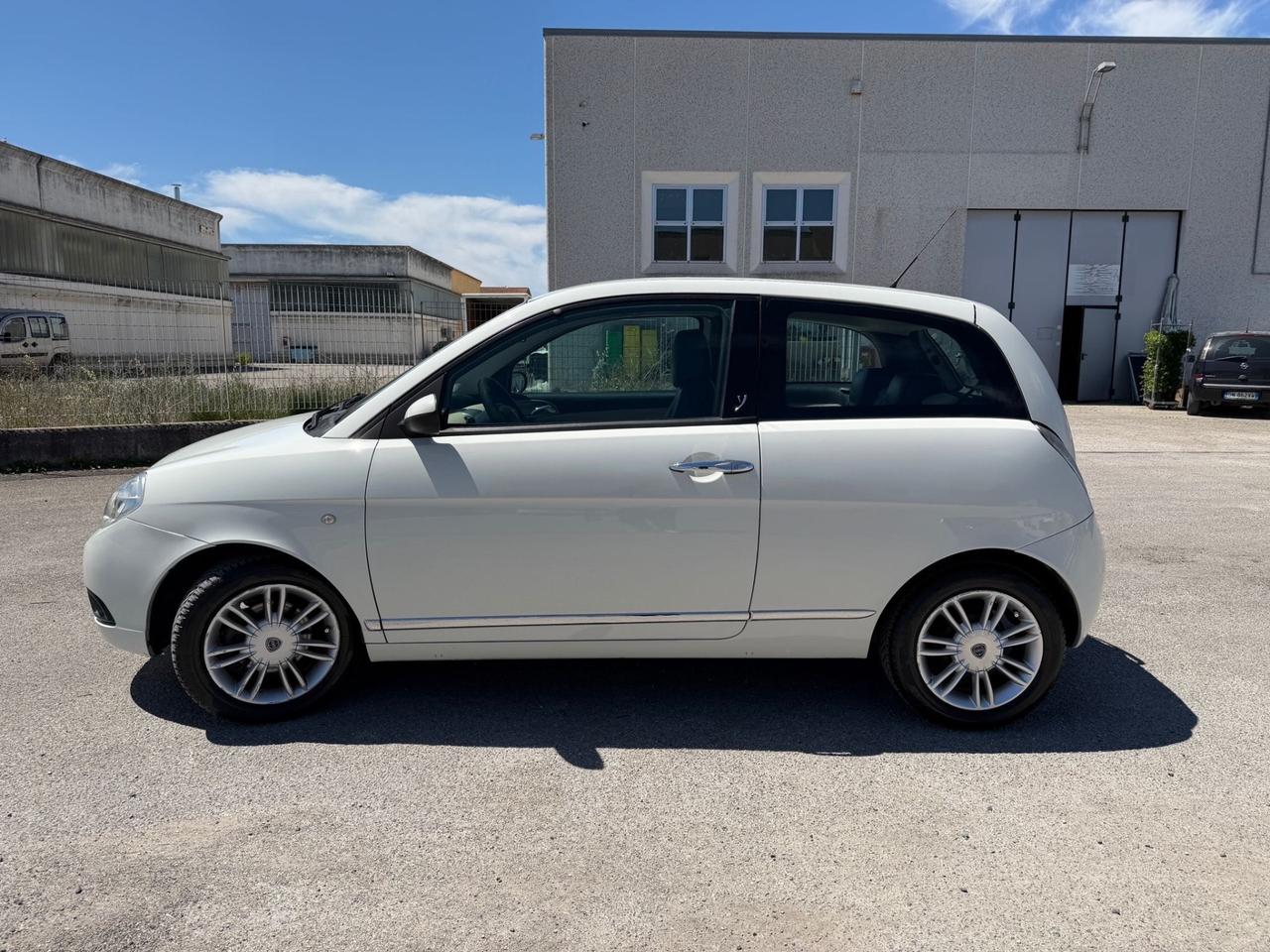 Lancia Ypsilon 1.2 Versus 150000 km