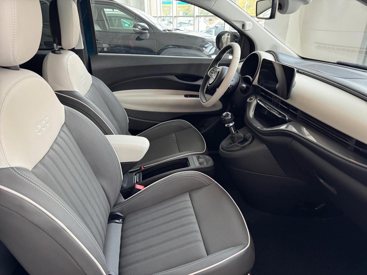 Fiat 500 Berlina Hybrid La Prima
