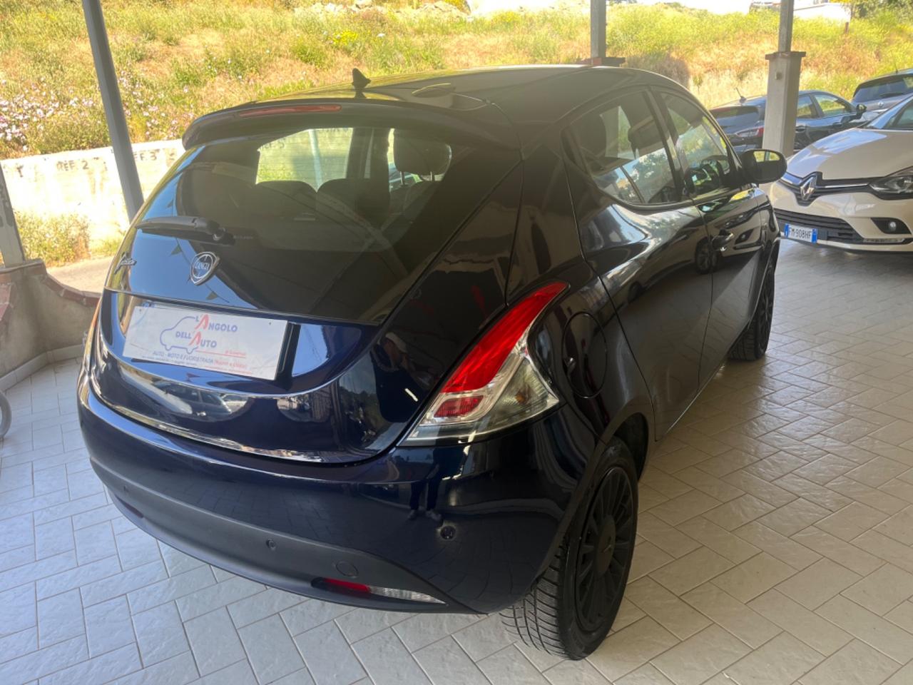 Lancia Ypsilon 1.2 69 CV 5 porte Elefantino Blu