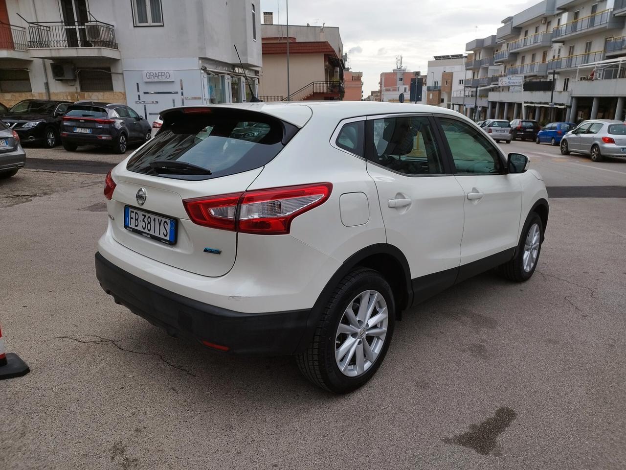 Nissan Qashqai 1.6 dCi Acenta * Navi * Retrocamera * Sensori di parcheggio * Garantita 12 Mesi