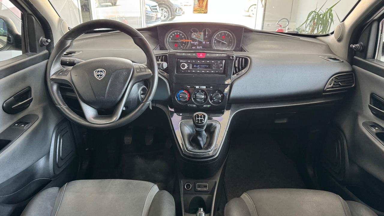 Lancia Ypsilon 1.2 69 CV 5 porte Gold