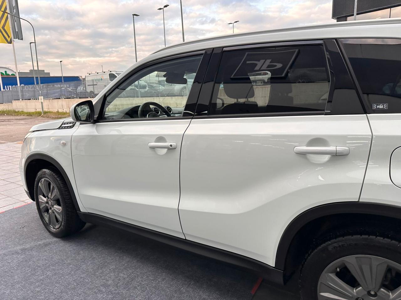 Suzuki Vitara 1.4 Hybrid Top