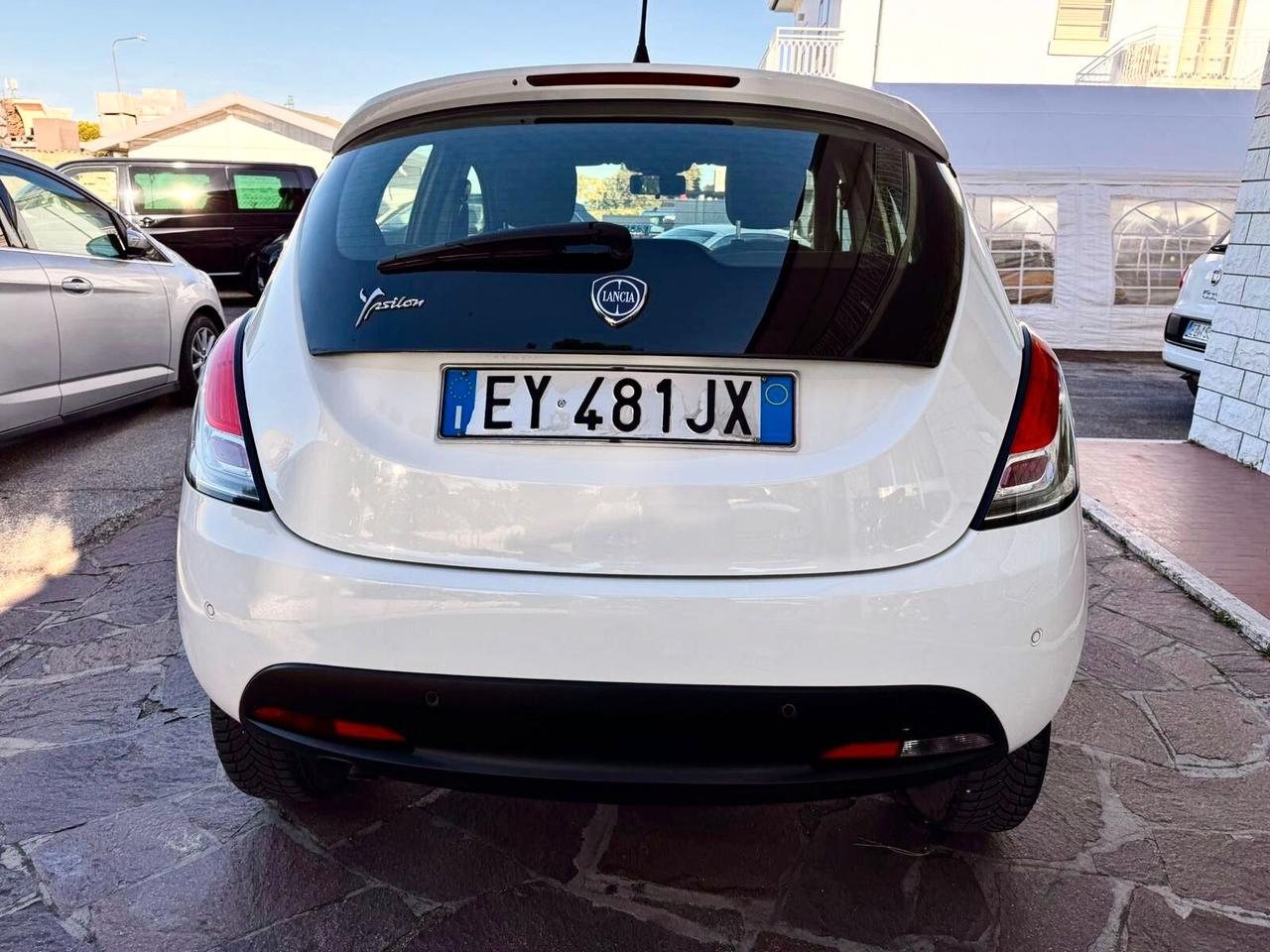 Lancia Ypsilon 0.9 TwinAir 85 CV 5 porte Metano Ecochic Gold