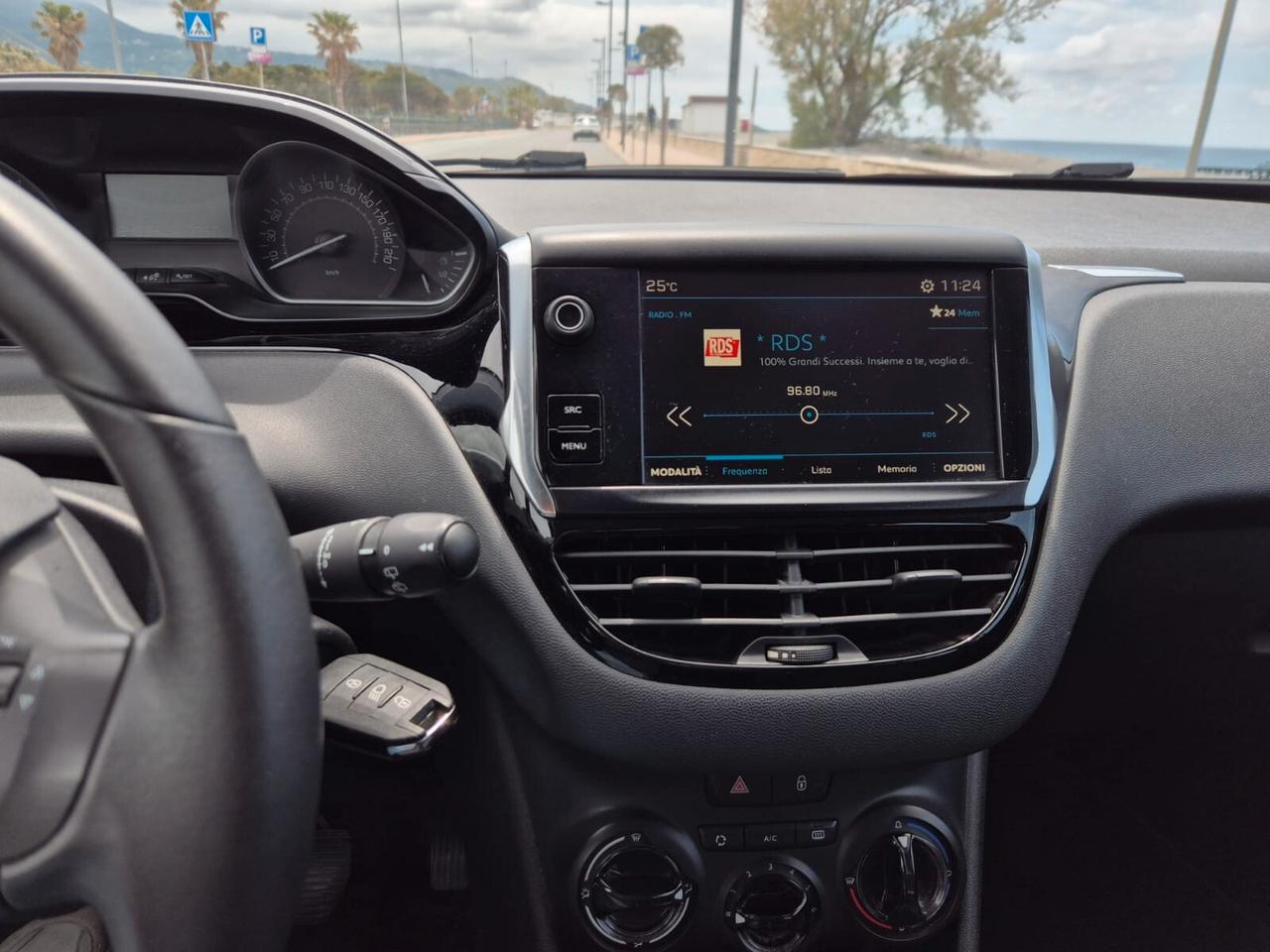 Peugeot 208 PureTech 82 5p. GPL Allure