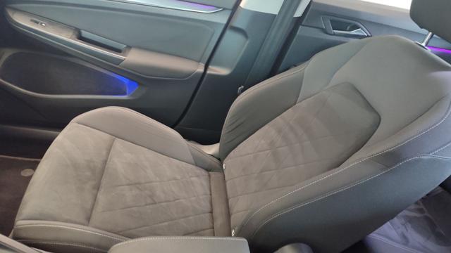 VOLKSWAGEN Golf 8 VIII 2.0TDI DSG 1st Edition