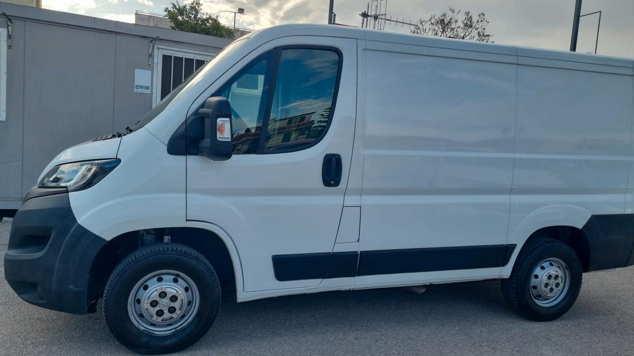 Peugeot Boxer 330 2.2 BlueHDi 140 S&S PC-TN Furgone