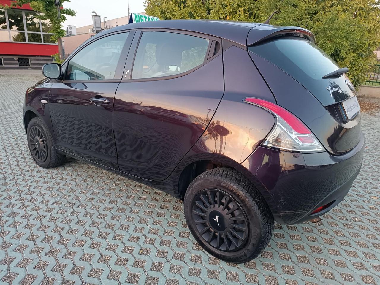 Lancia Ypsilon 0.9 TwinAir 85 CV 5 porte Metano Ecochic Gold