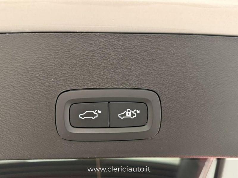 Volvo XC40 B3 automatico Core