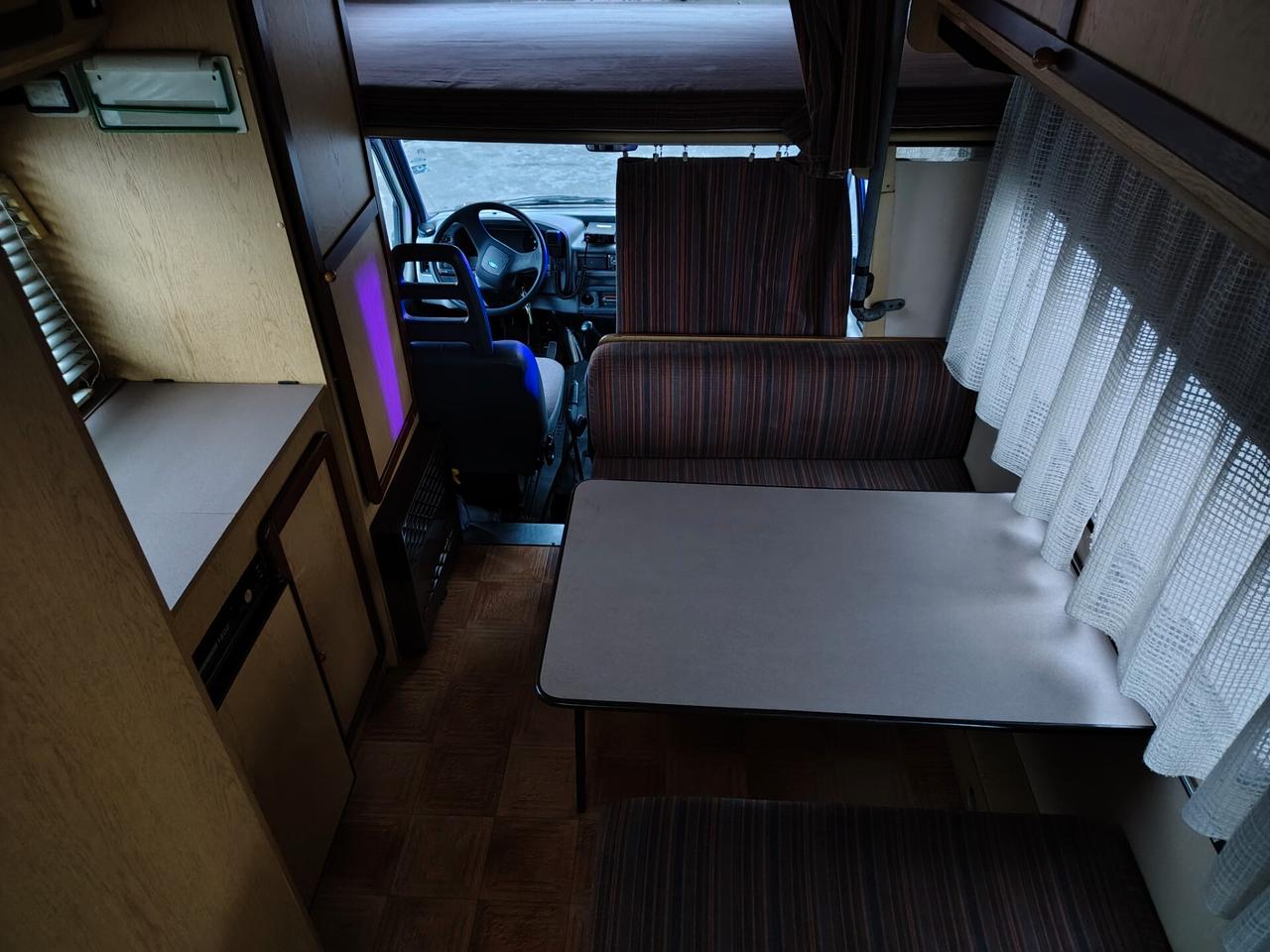 Ford transit camper 5 6 posti. Gasolio 2.5 posti puro