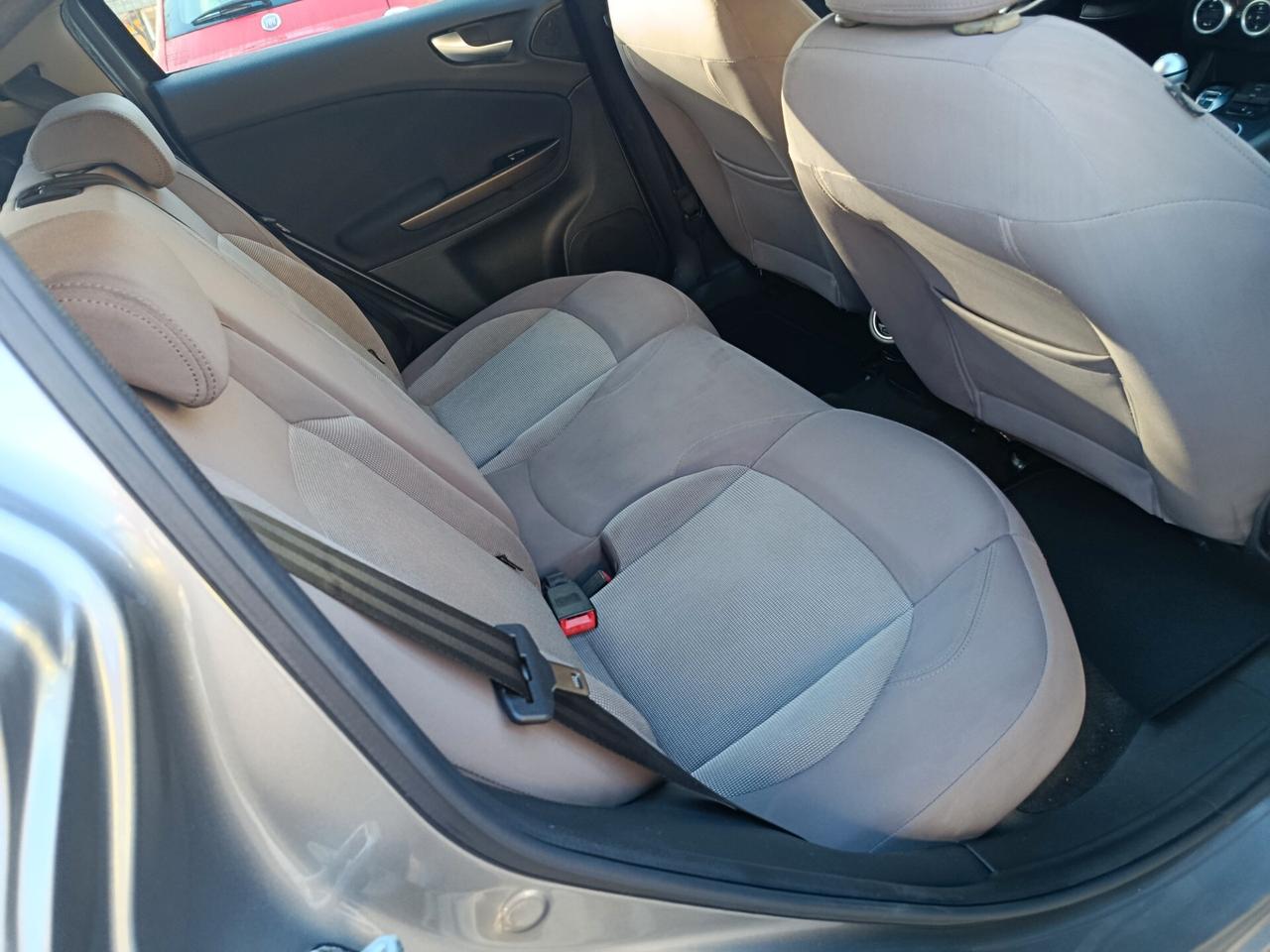 Alfa Romeo Giulietta 1.6 JTDm-2 105 CV Distinctive