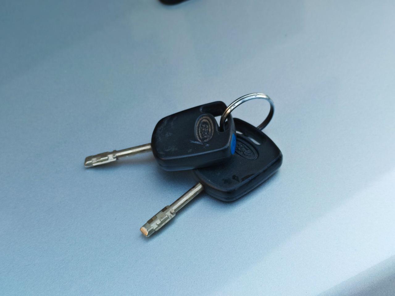 Ford Fiesta 1.2 BENZINA 75cv / 76.000km / Unipro