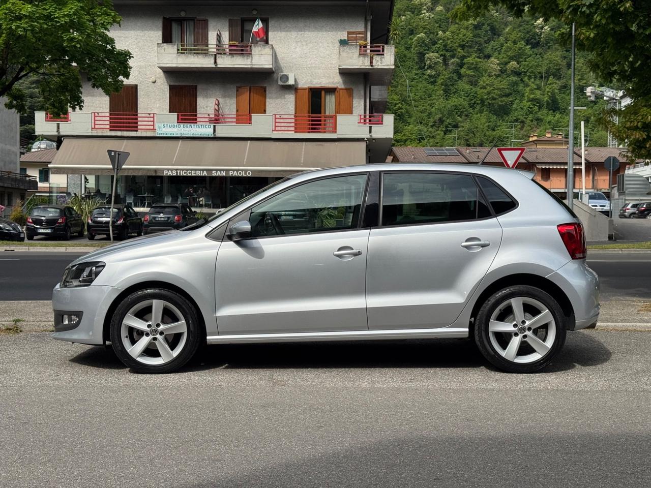 Volkswagen Polo 1.4 5 porte - CON SENSORI PER IL PARCHEGGIO - OK NEOPATENTATI
