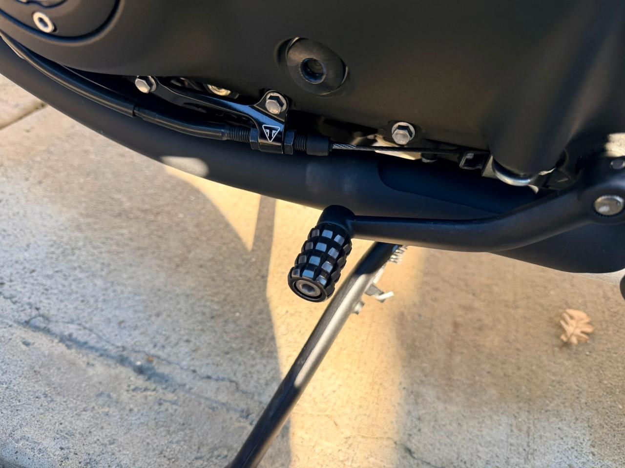 Triumph Bonneville T120 BLACK