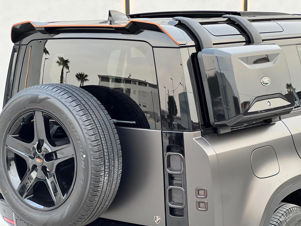 Land Rover Defender 110 3.0D I6 300 CV AWD Auto X-Dynamic HSE