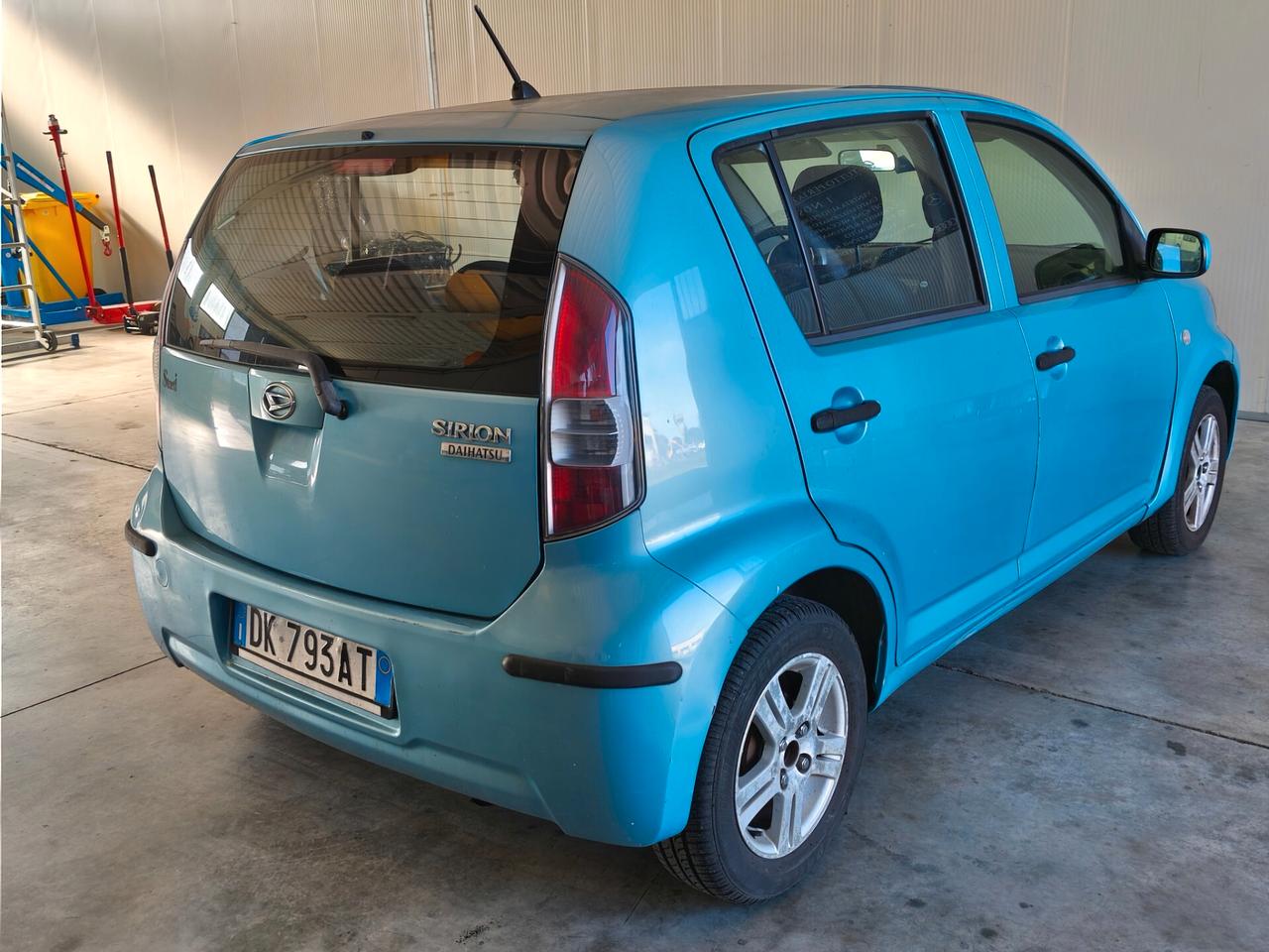 Daihatsu Sirion 1.0 12v