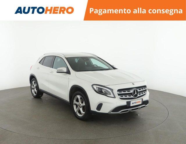 MERCEDES-BENZ GLA 200 Sport