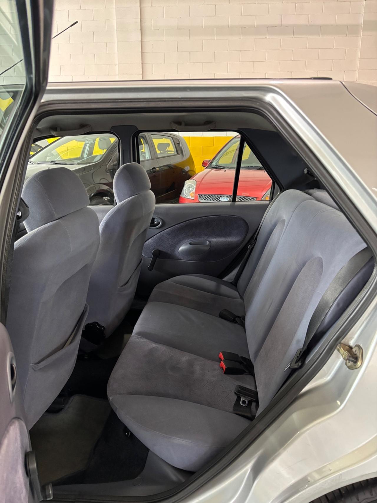 Ford Fiesta 1.2i 16V cat 5 porte Ghia