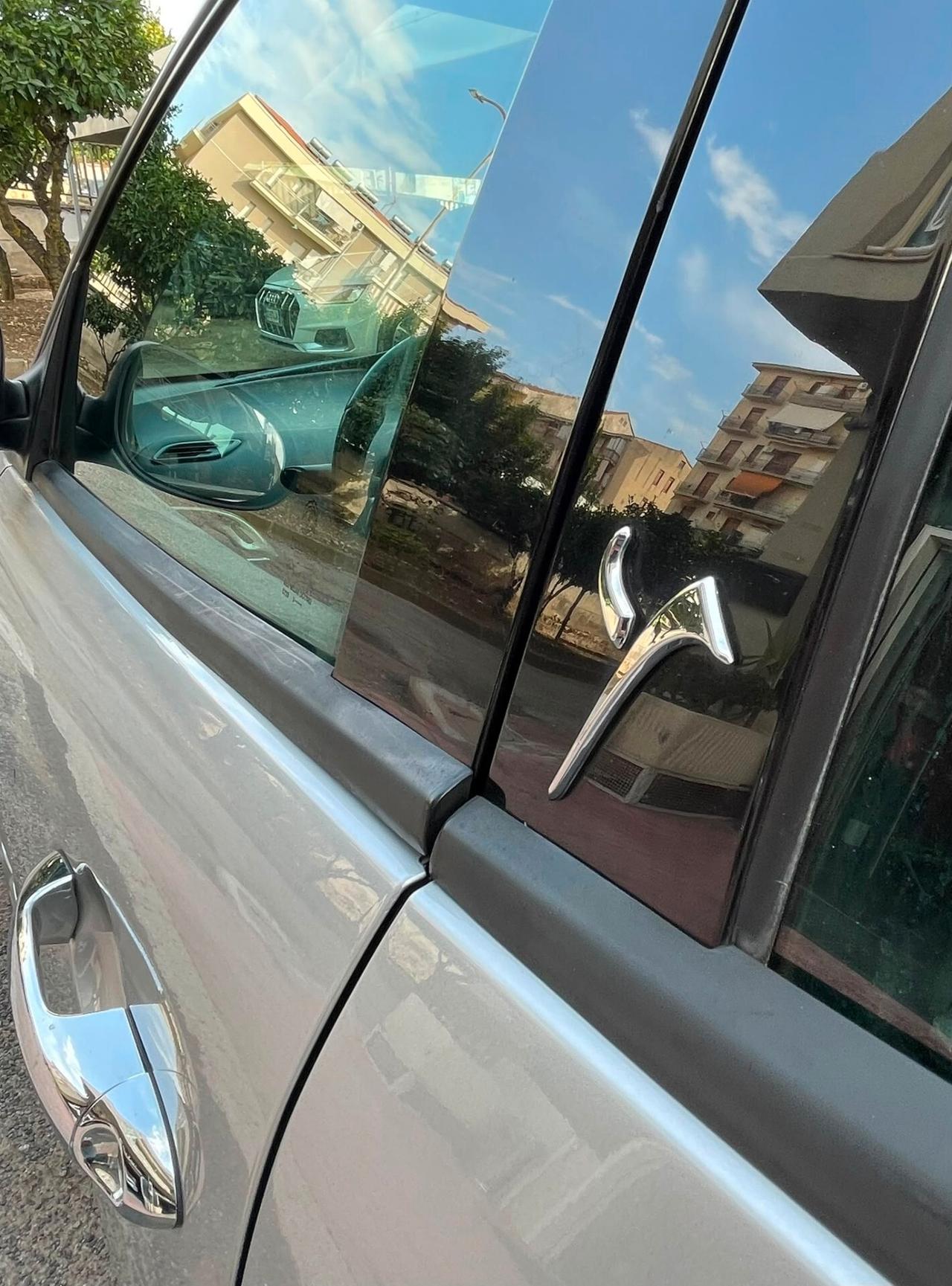 Lancia Ypsilon 1.2 69 CV 5 porte S&S Silver