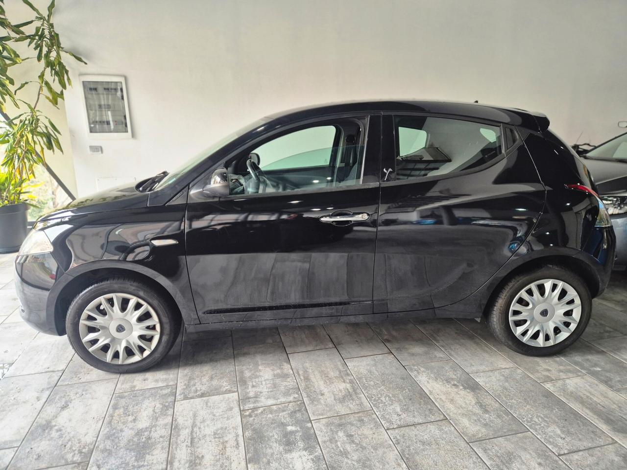 Lancia Ypsilon 1.2 69 CV 5 porte