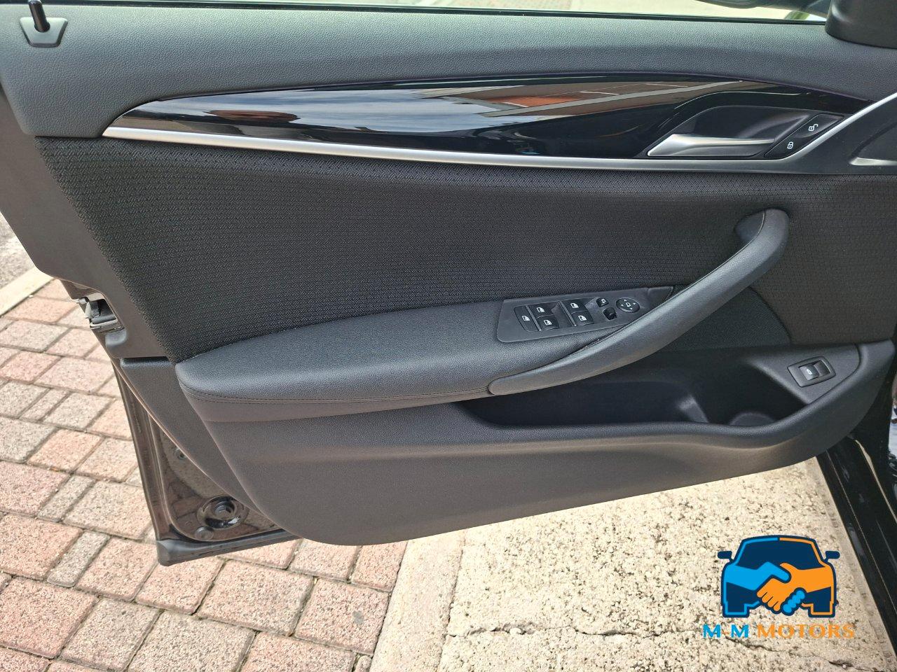 BMW 520 d Touring Luxury doppio treno di gomme
