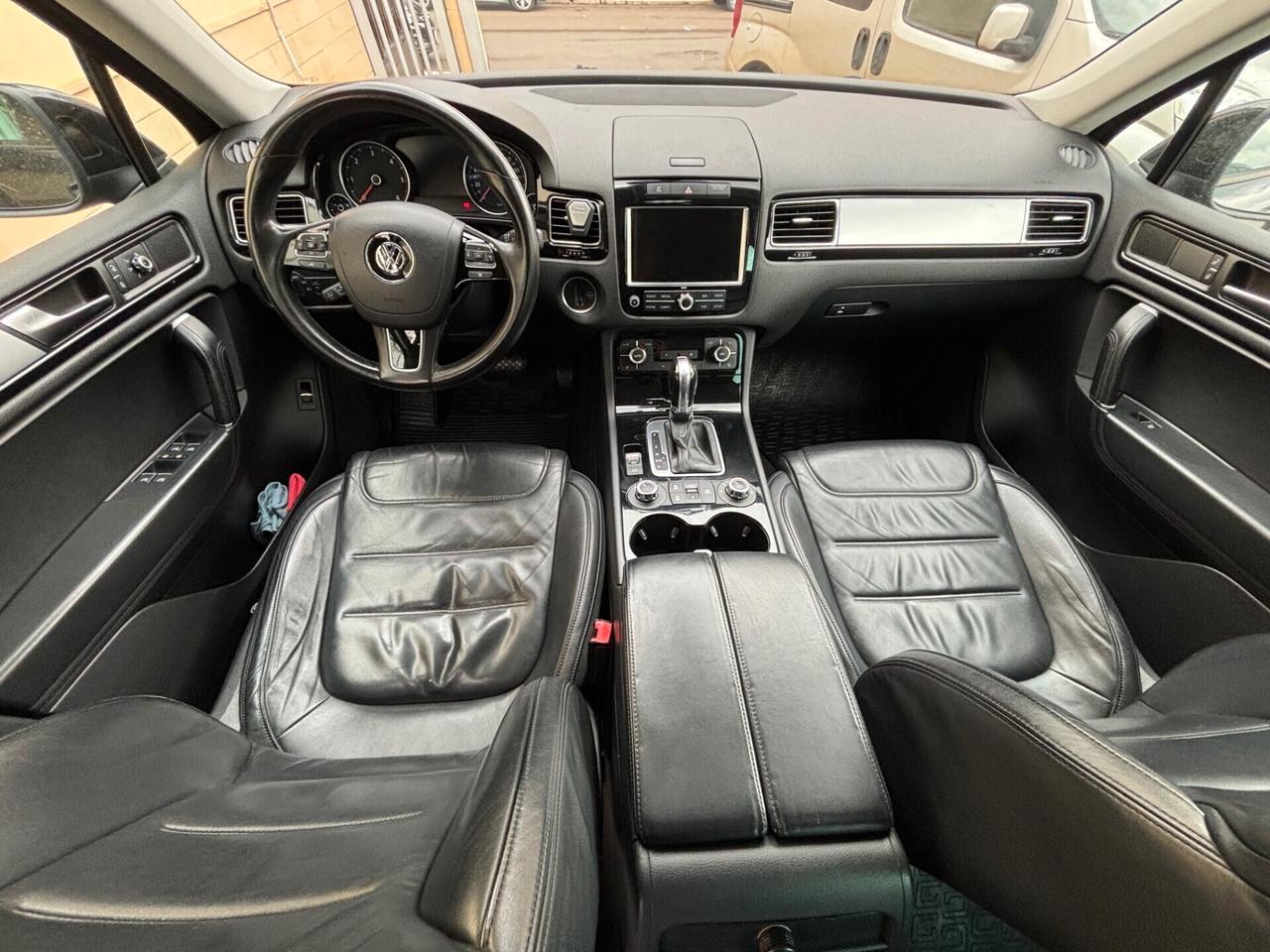 Volkswagen Touareg R-Line Fari LED