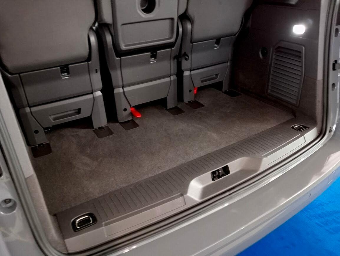 Volkswagen T7 Multivan 2.0 TDI DSG LED *VIS A VIS* CAMERA IVA INCLUSA