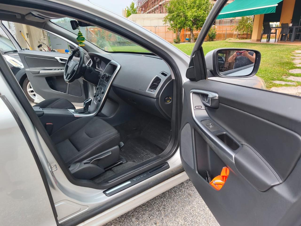 Volvo XC 60 XC60 D3 Geartronic Kinetic Accetto Permute