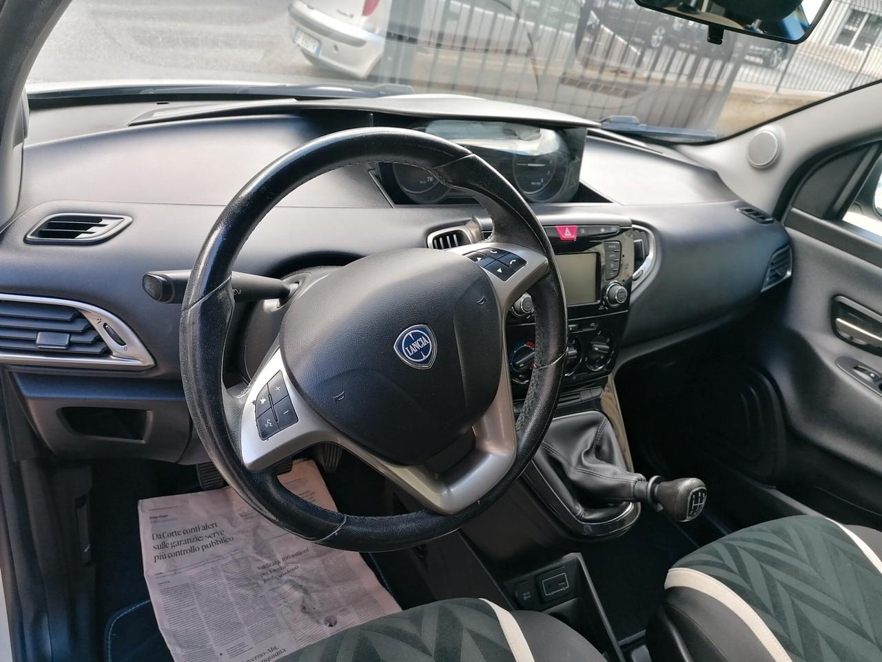 Lancia Ypsilon 1.2 69 CV 5 porte Gold