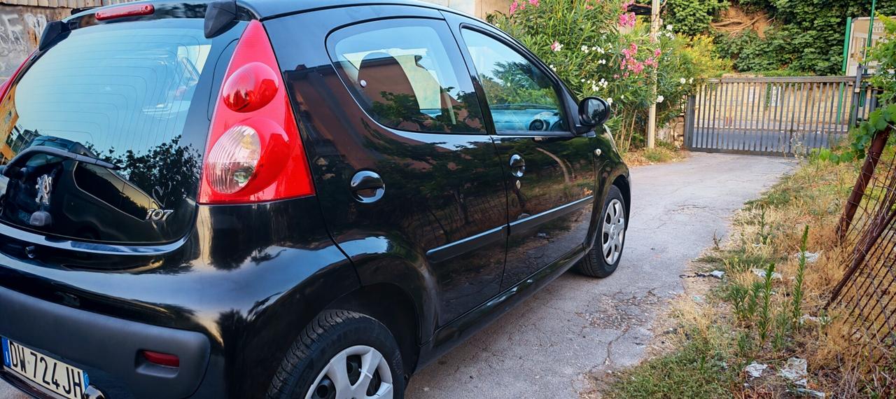 Peugeot 107 RESTYLING Nera 1.0 benzina
