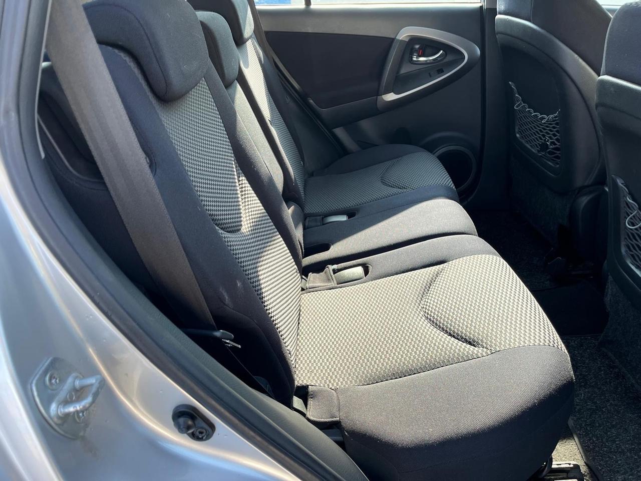 Toyota RAV 4 -2.2 D-4D-4x4- full-2006