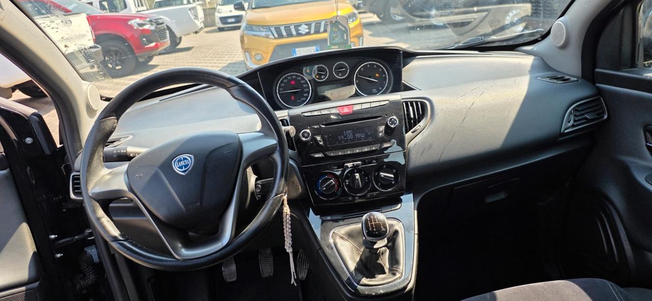 LANCIA YPSILON 1,2 69cv SINISTRATA