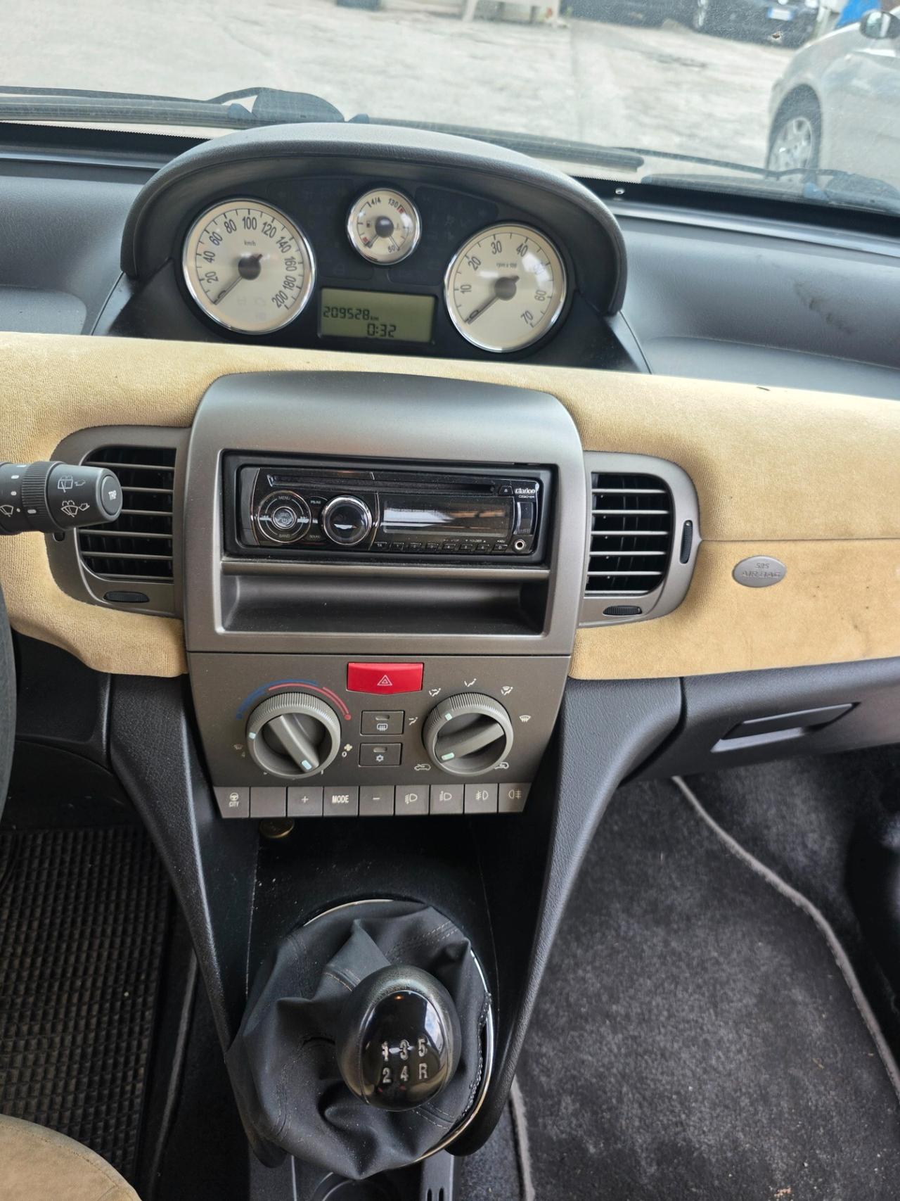 Lancia Ypsilon 1.3 Multijet 16V con 209.000km Neopatentati ok