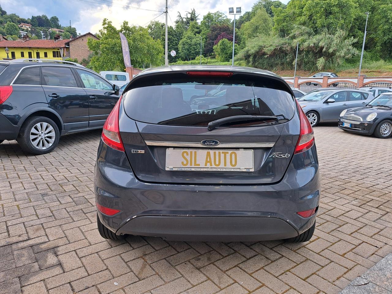 Ford Fiesta 1.4 TDCi 68CV 5 porte Titanium