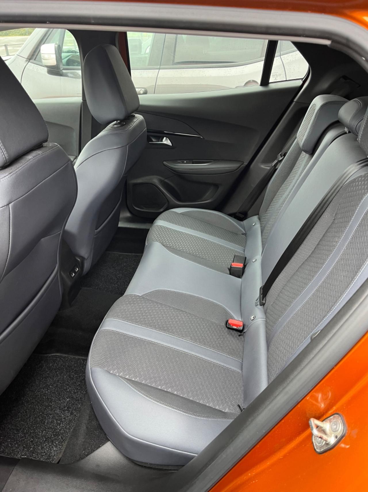 Peugeot 2008 PureTech 130 S&S EAT8 Allure