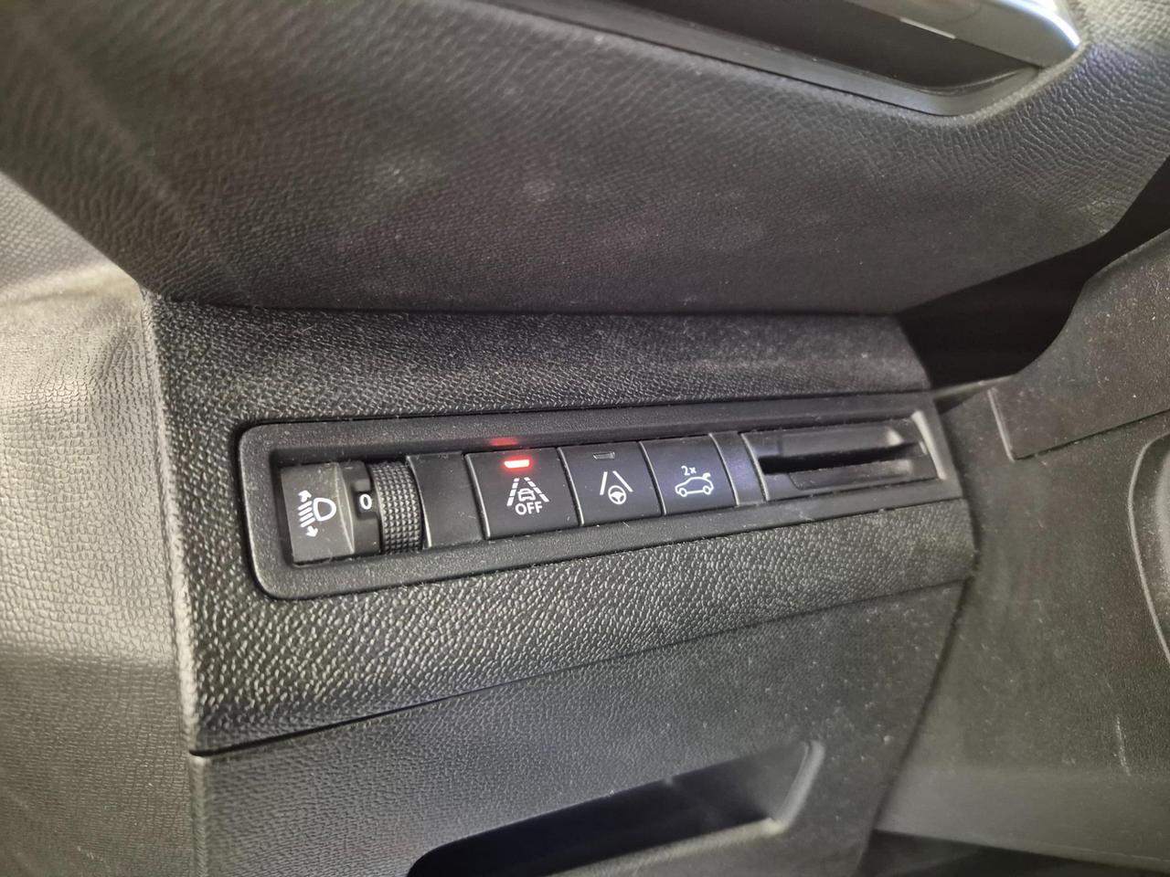 Peugeot 3008 1.5 bluehdi Allure s&s 130cv eat8 N1 - NEOPATENTATI - Cam - Carplay