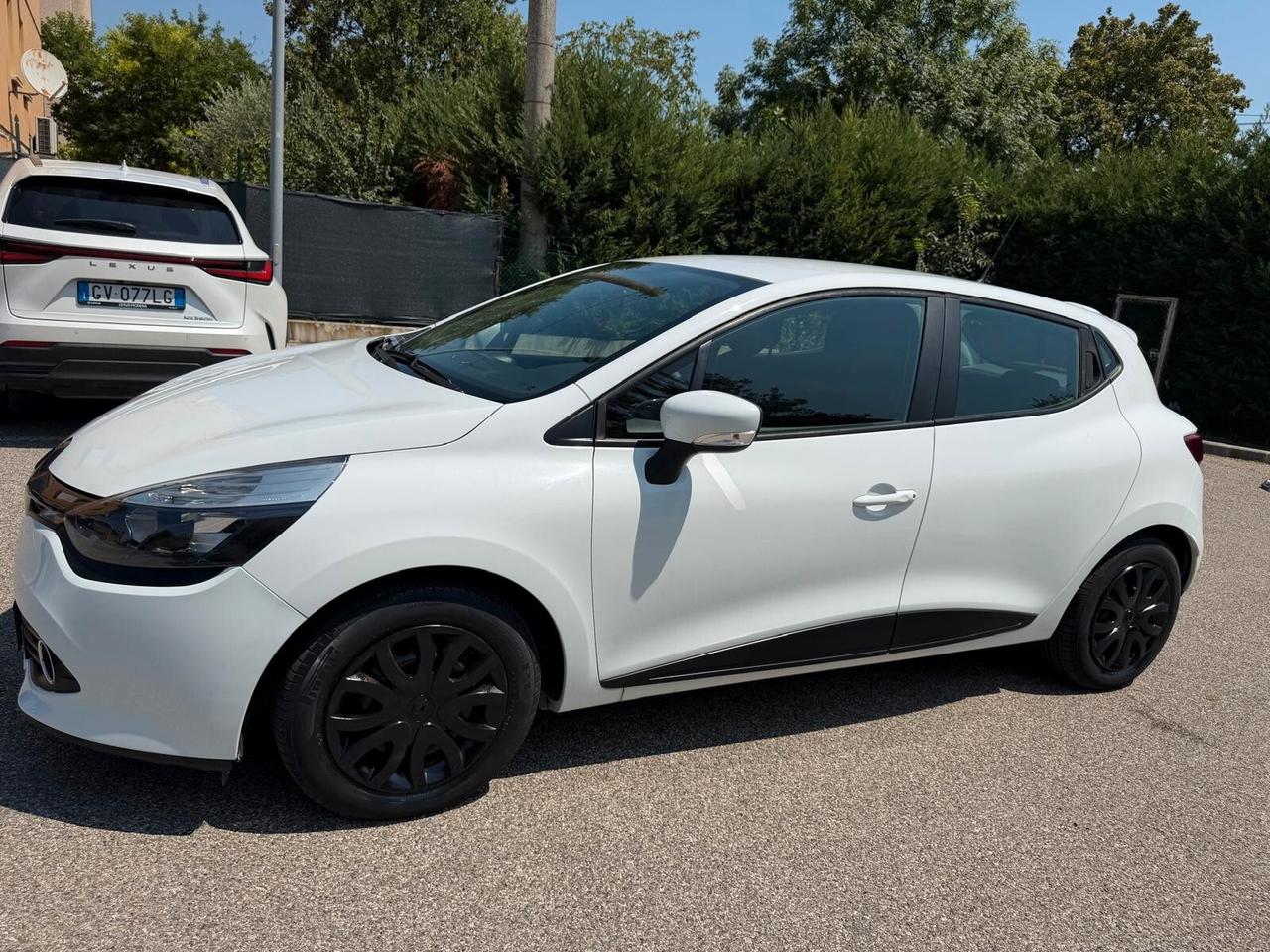 Renault Clio 1.2 - NEOPATENTATI - 12 MESI DI GARANZIA -