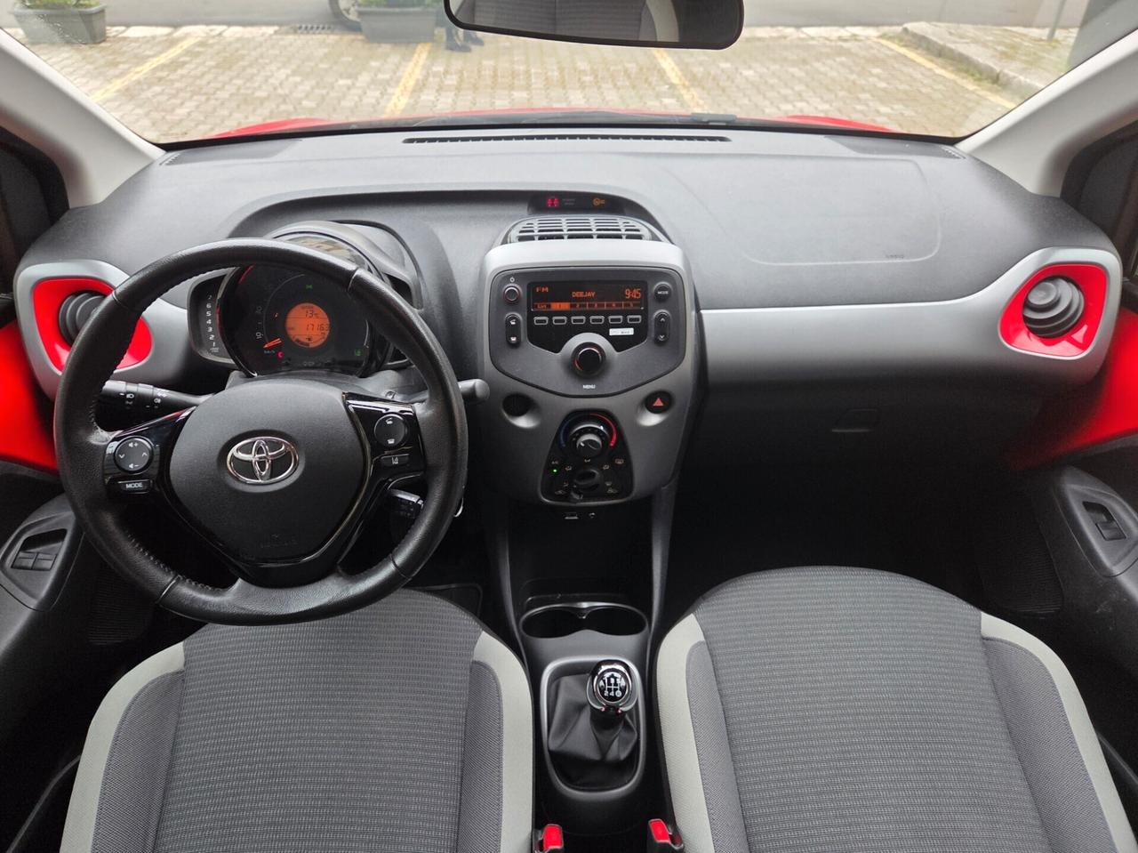 Toyota Aygo Connect 1.0 VVT-i 72 CV 5 porte X-Cool