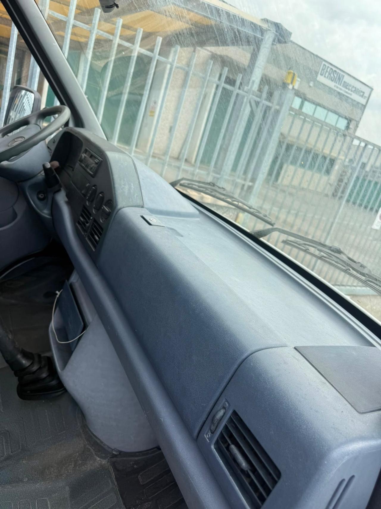 Mercedes Benz 412