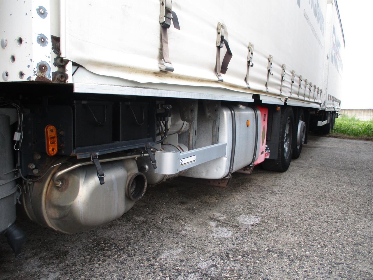 Iveco BIGA OMAR 2 ASSI CENTINATA 7.80 M ALTEZZA 2.90METR