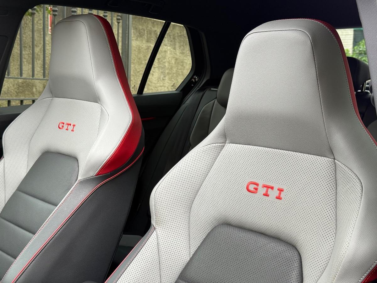 Volkswagen Golf 8 GTI 2.0 TSI 245 CV