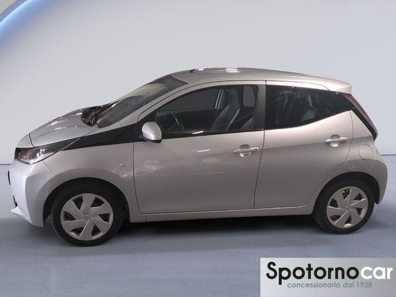 Toyota Aygo 1.0 VVT-i x-play TSS