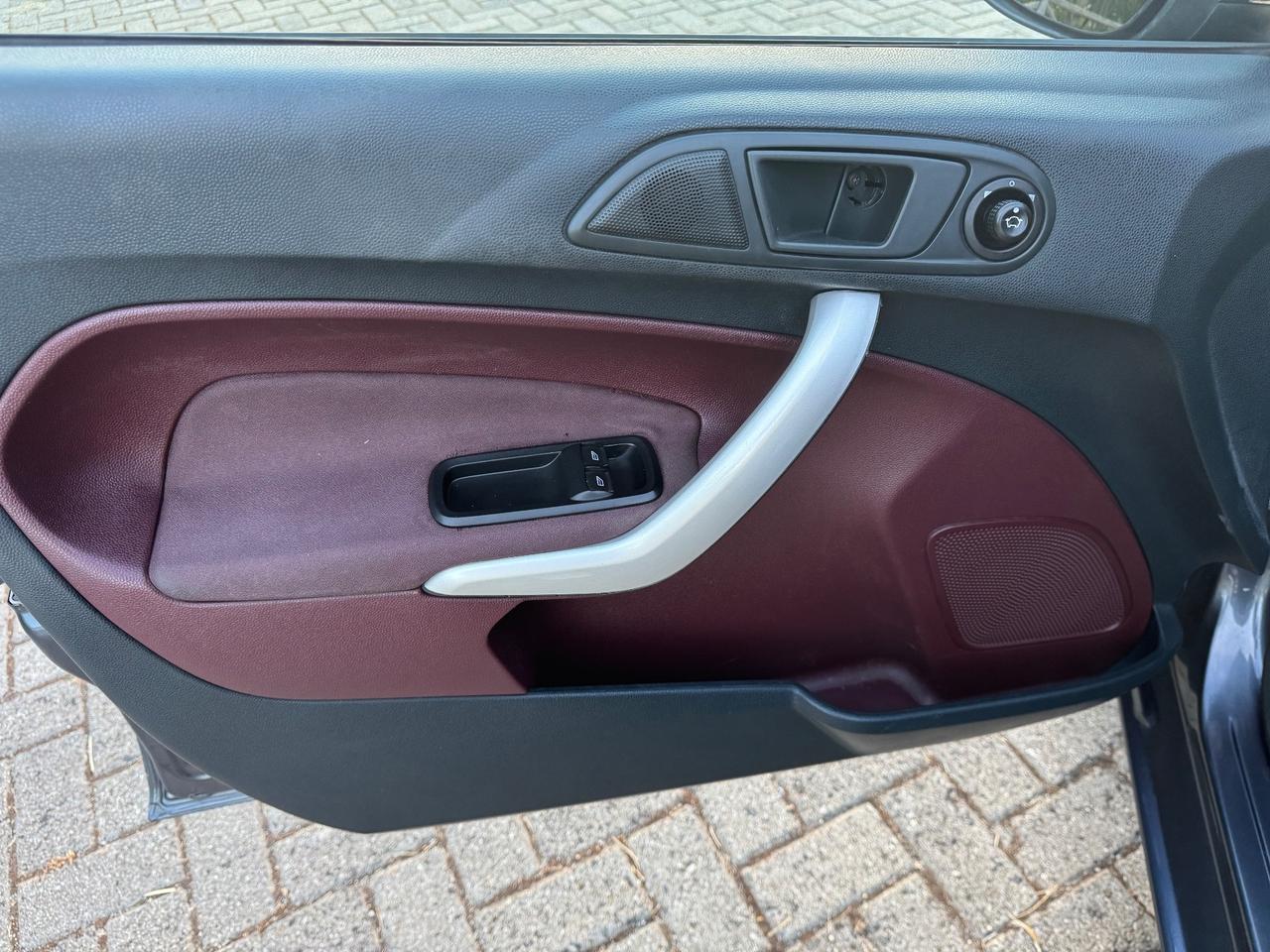 Ford Fiesta 1.4 TDCi 68Cv *TITANIUM* 2009