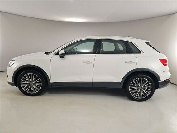 AUDI Q3 35 TDI S tronic Business Advanced