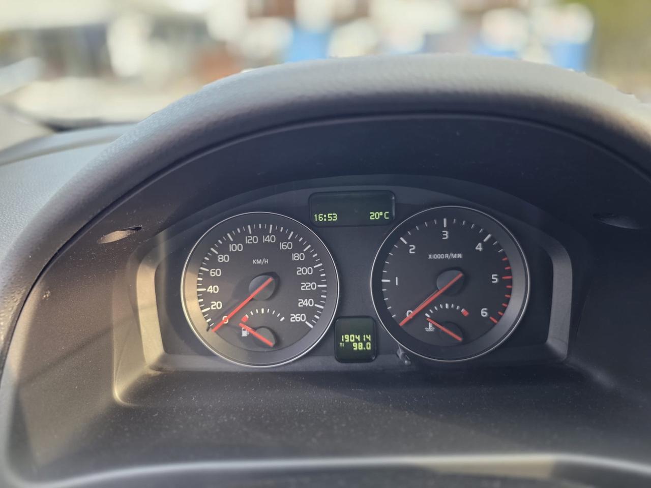 Volvo V50 D2 R-design